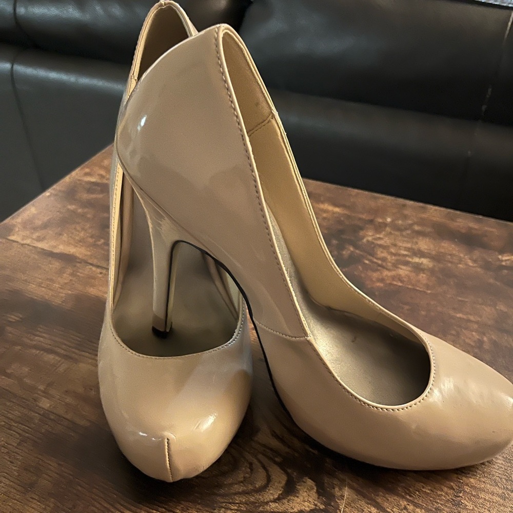 Nude patent high heel platform dress shoes